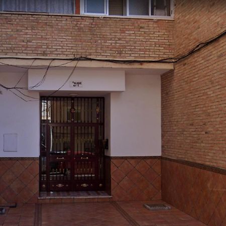 Apartamento 3 Dormitorios Frente A Hospital De Traumatologia Granada Exterior foto